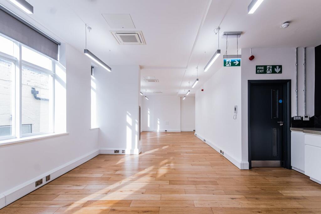 23 Clerkenwell Close