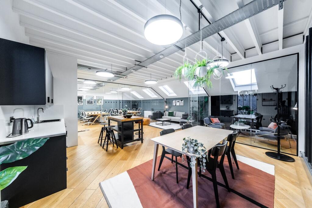 Rivington Studios, Rivington Street