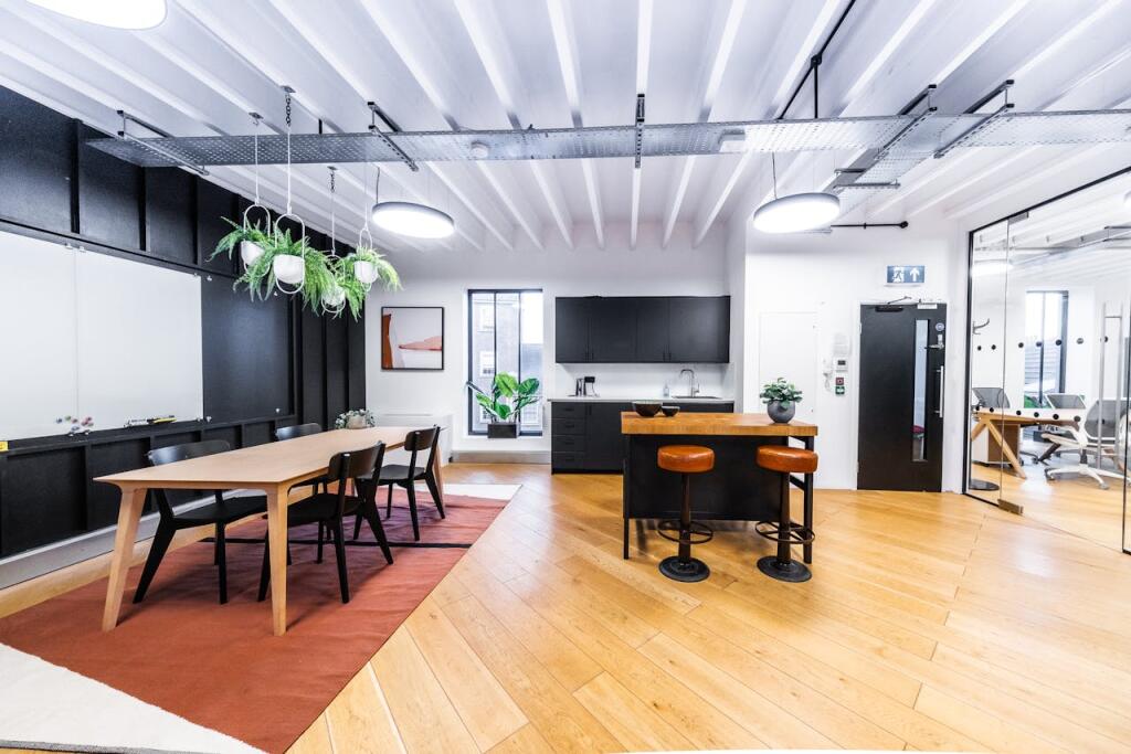 Rivington Studios, Rivington Street