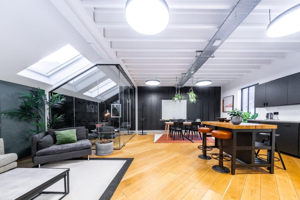 Rivington Studios, Rivington Street