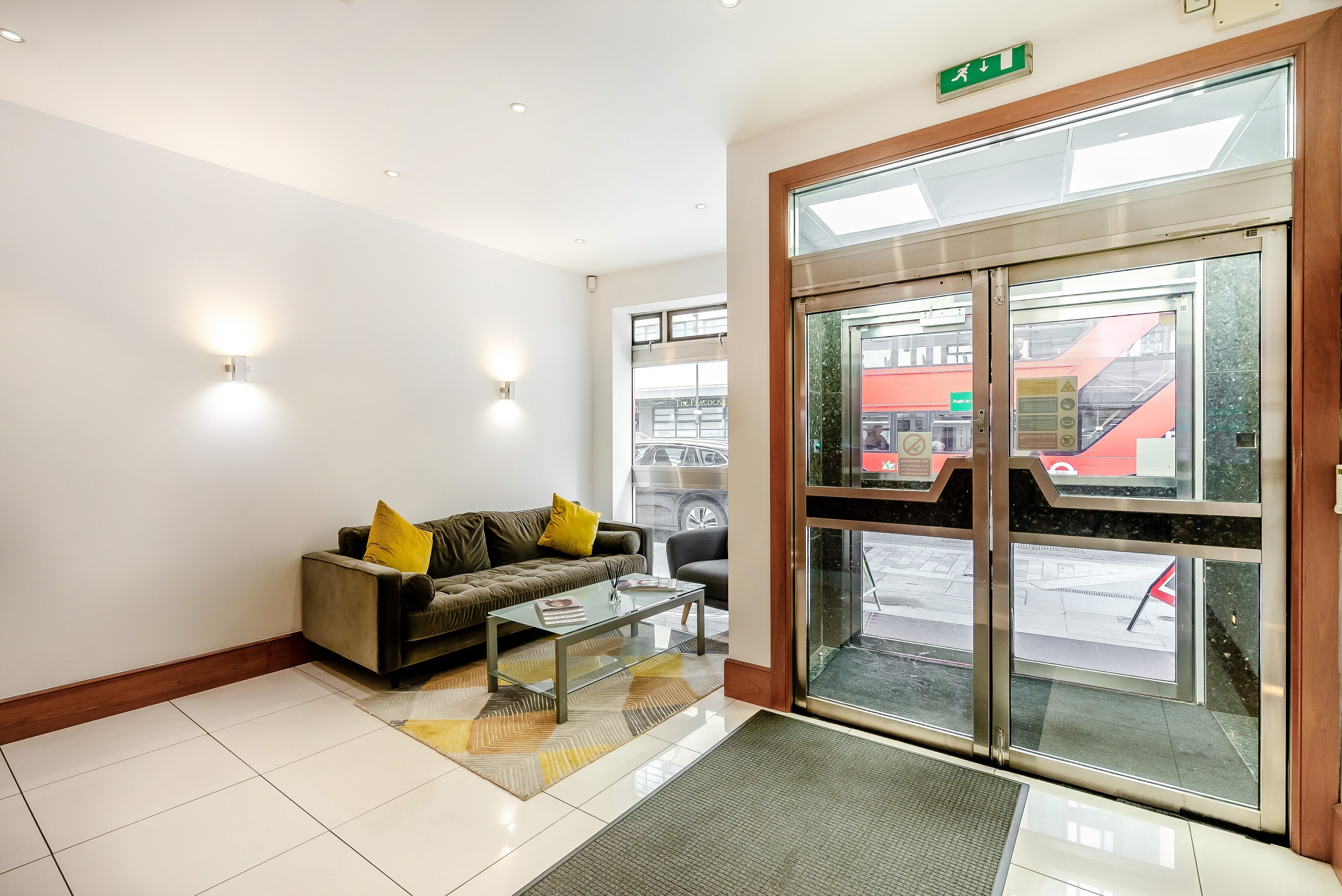 123 Minories