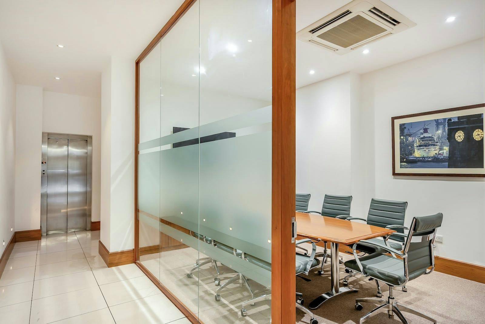 123 Minories