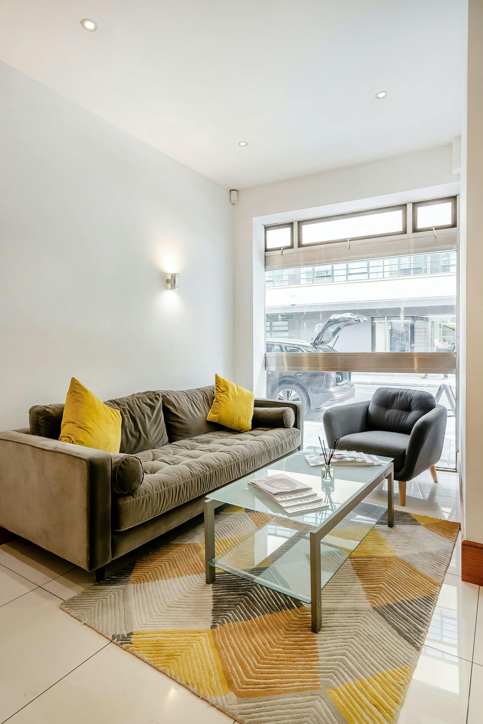 123 Minories