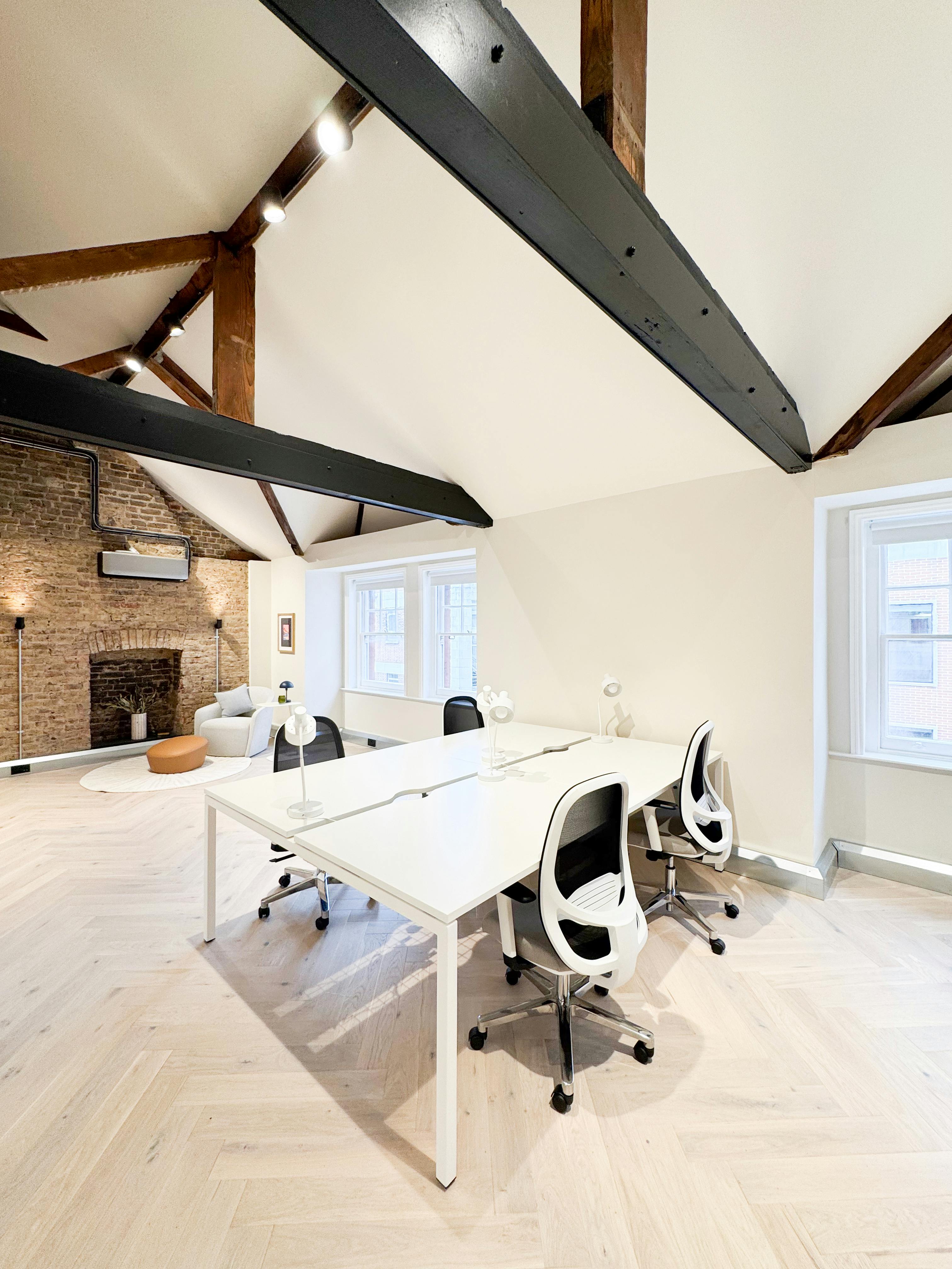 34-35 Eastcastle Street