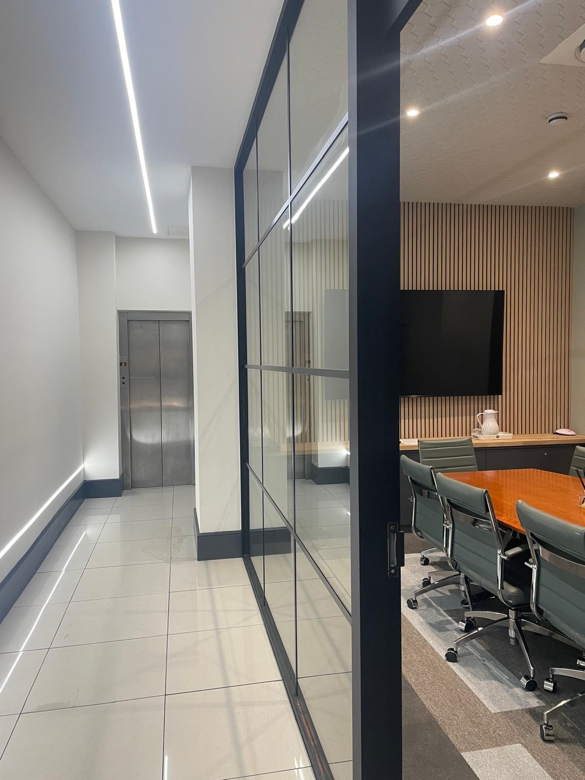 123 Minories