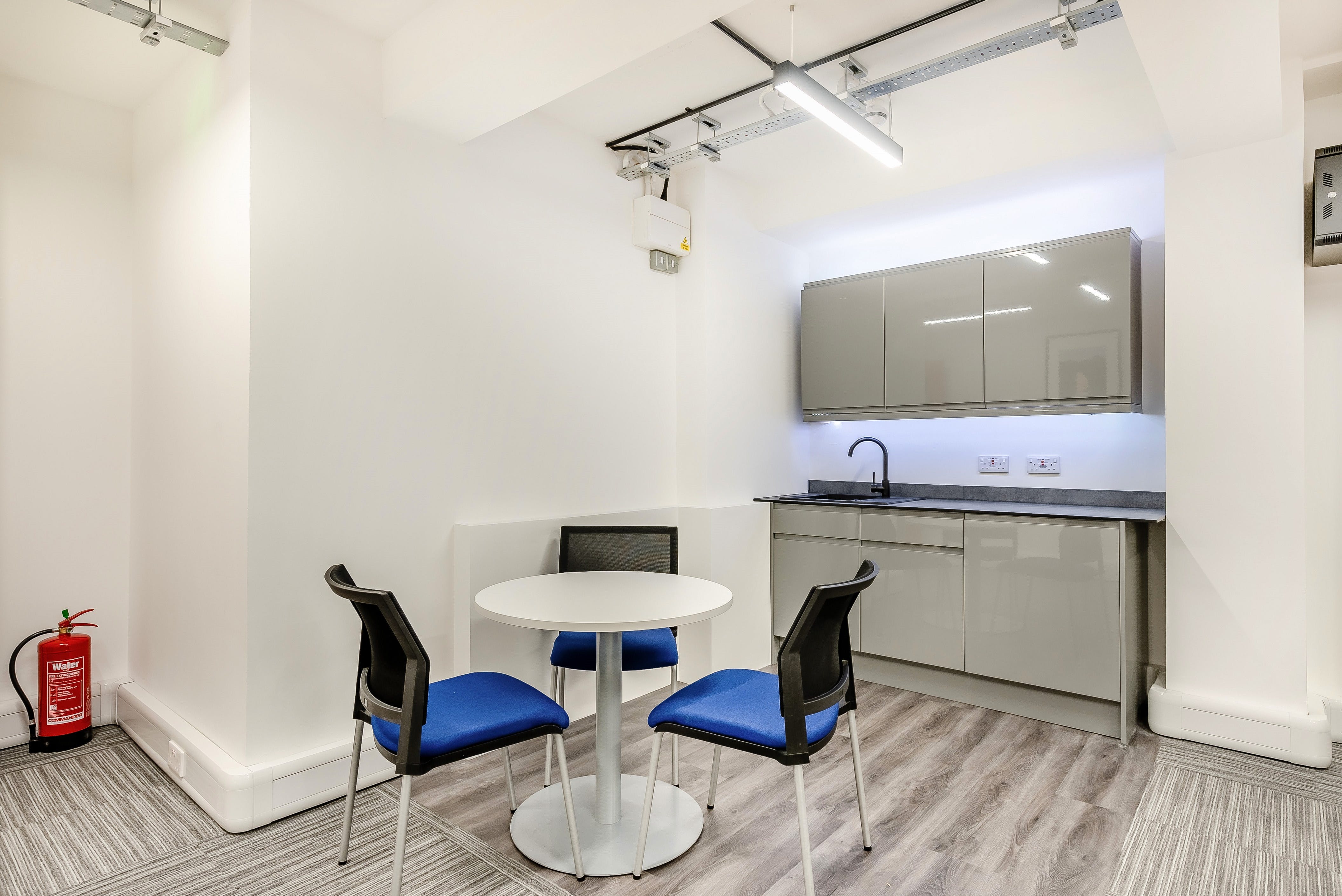 123 Minories