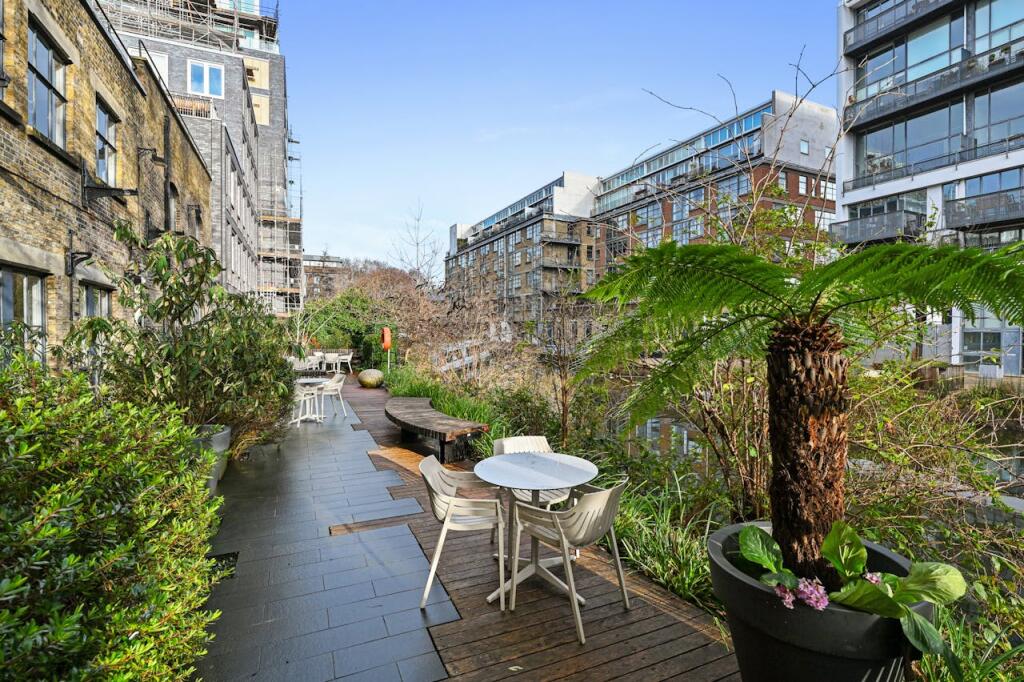 32B Waterside Wharf