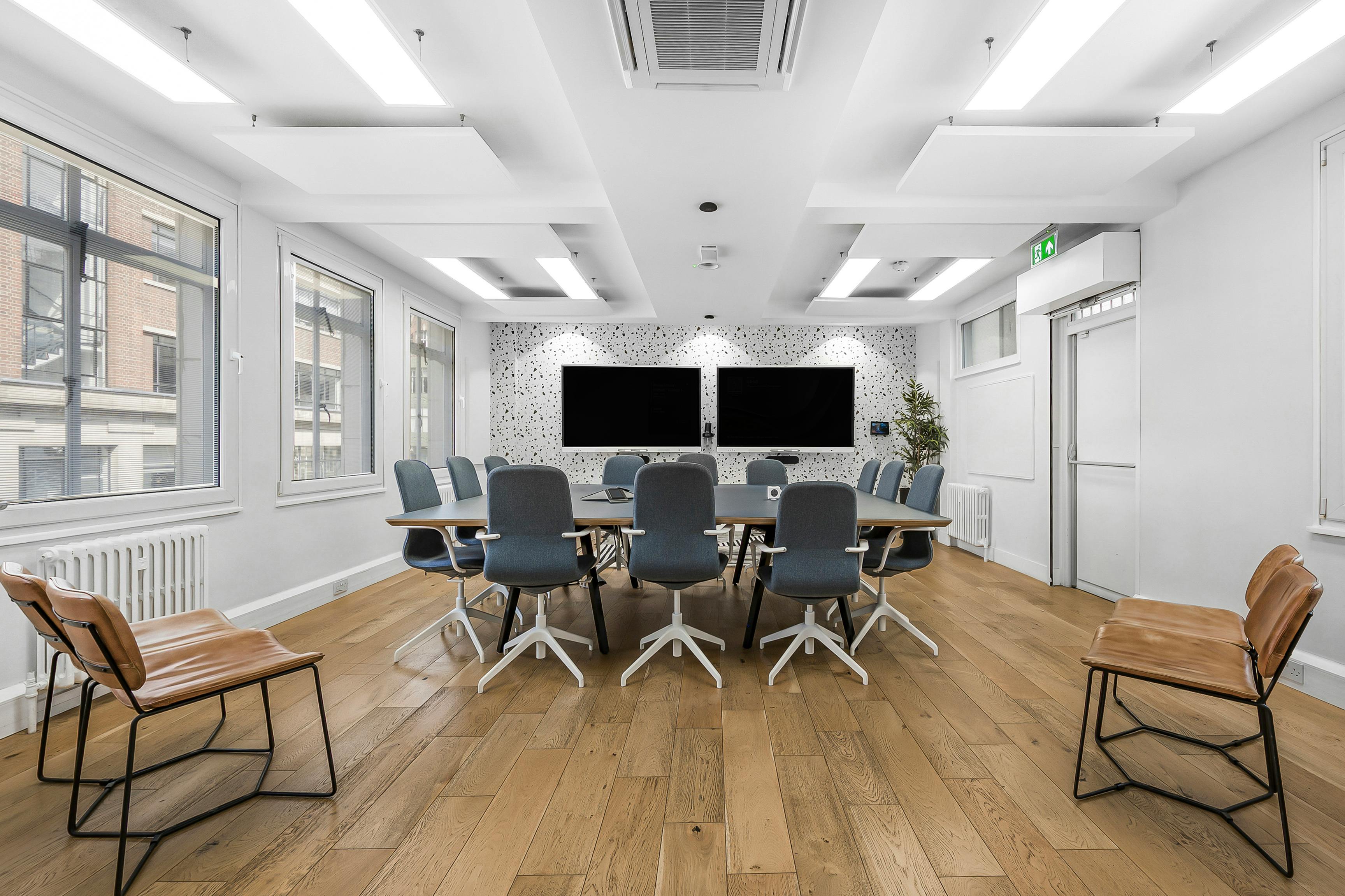 41-42 Eastcastle Street