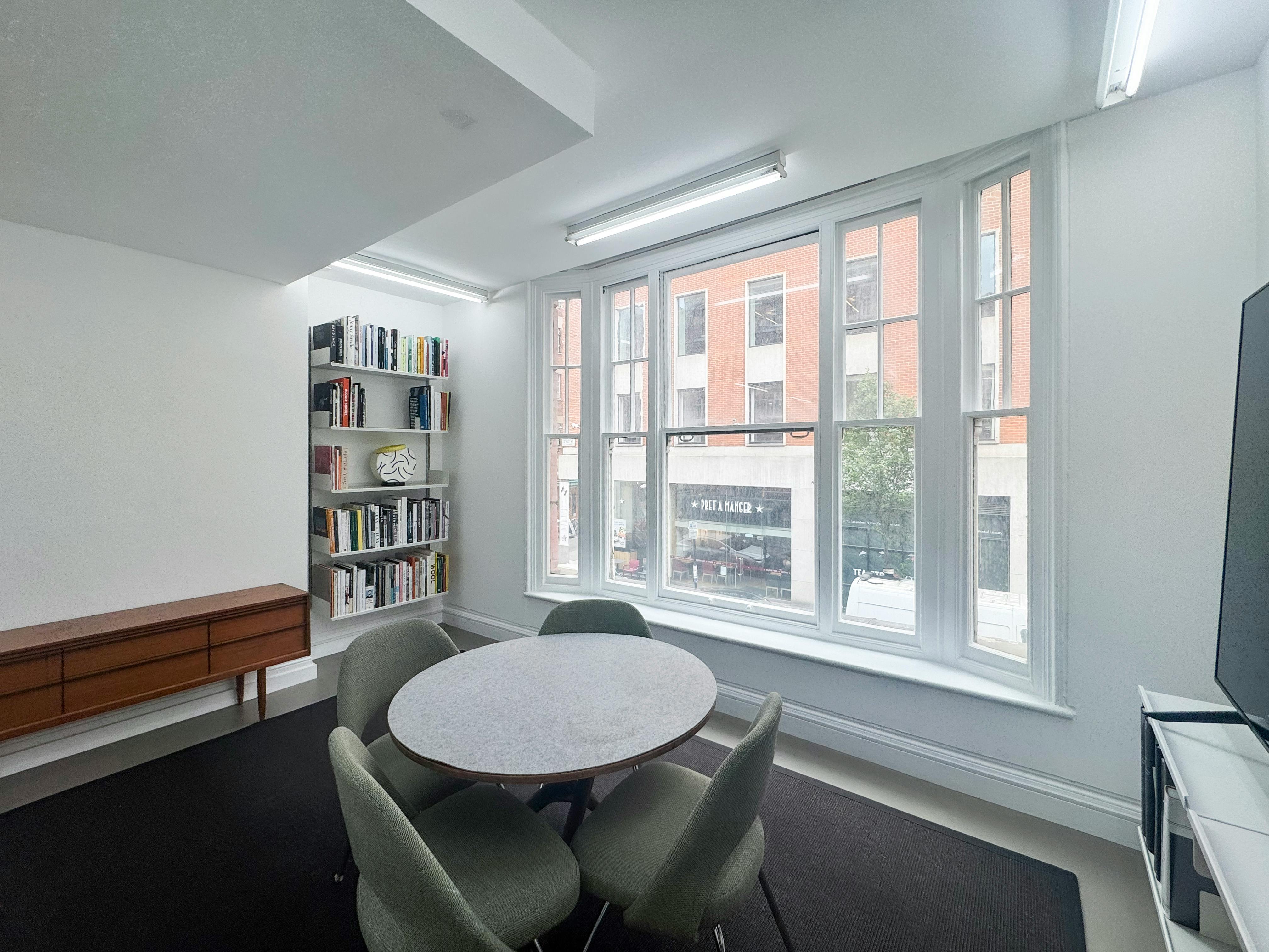 37 Eastcastle Street