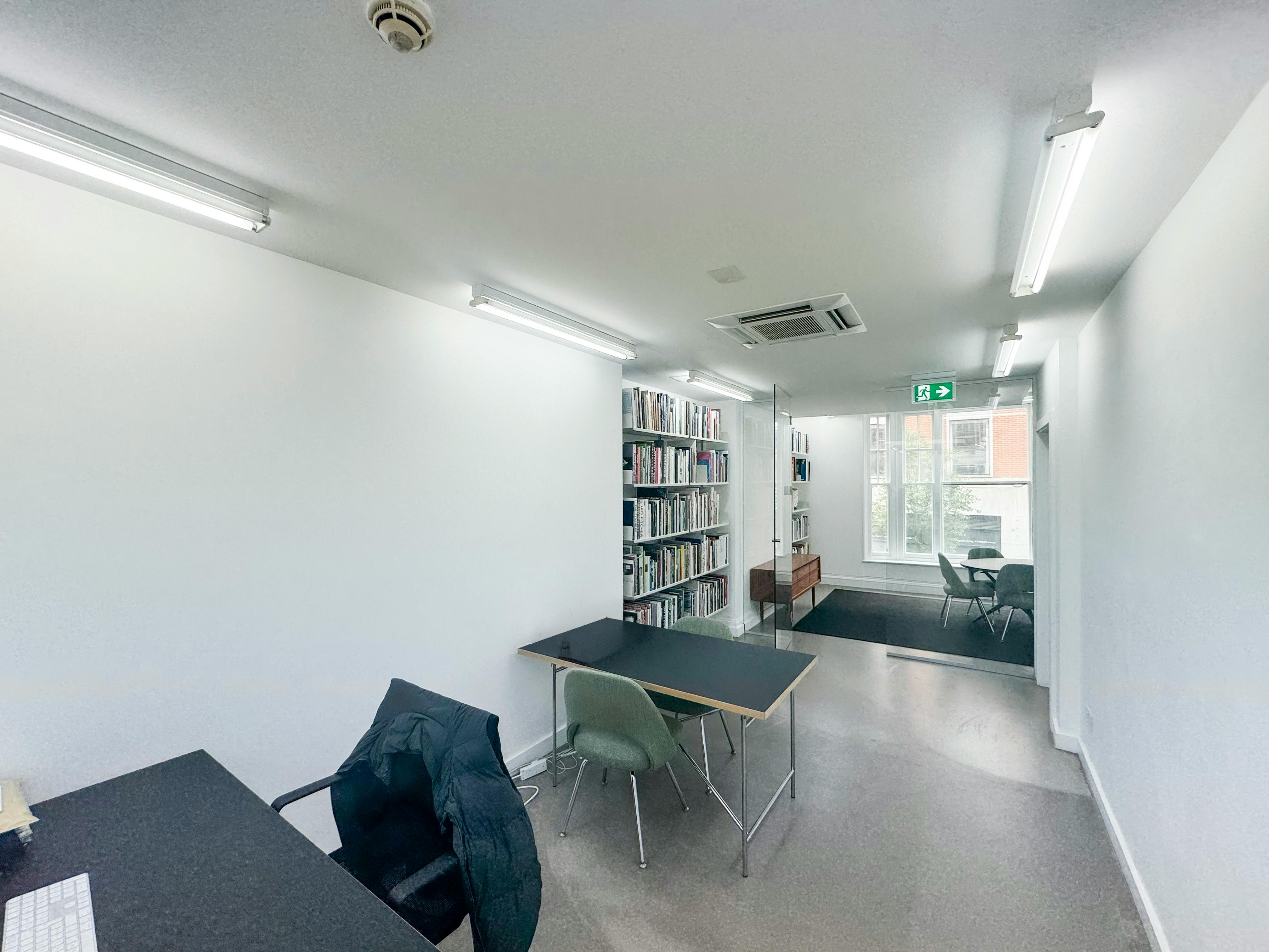 37 Eastcastle Street