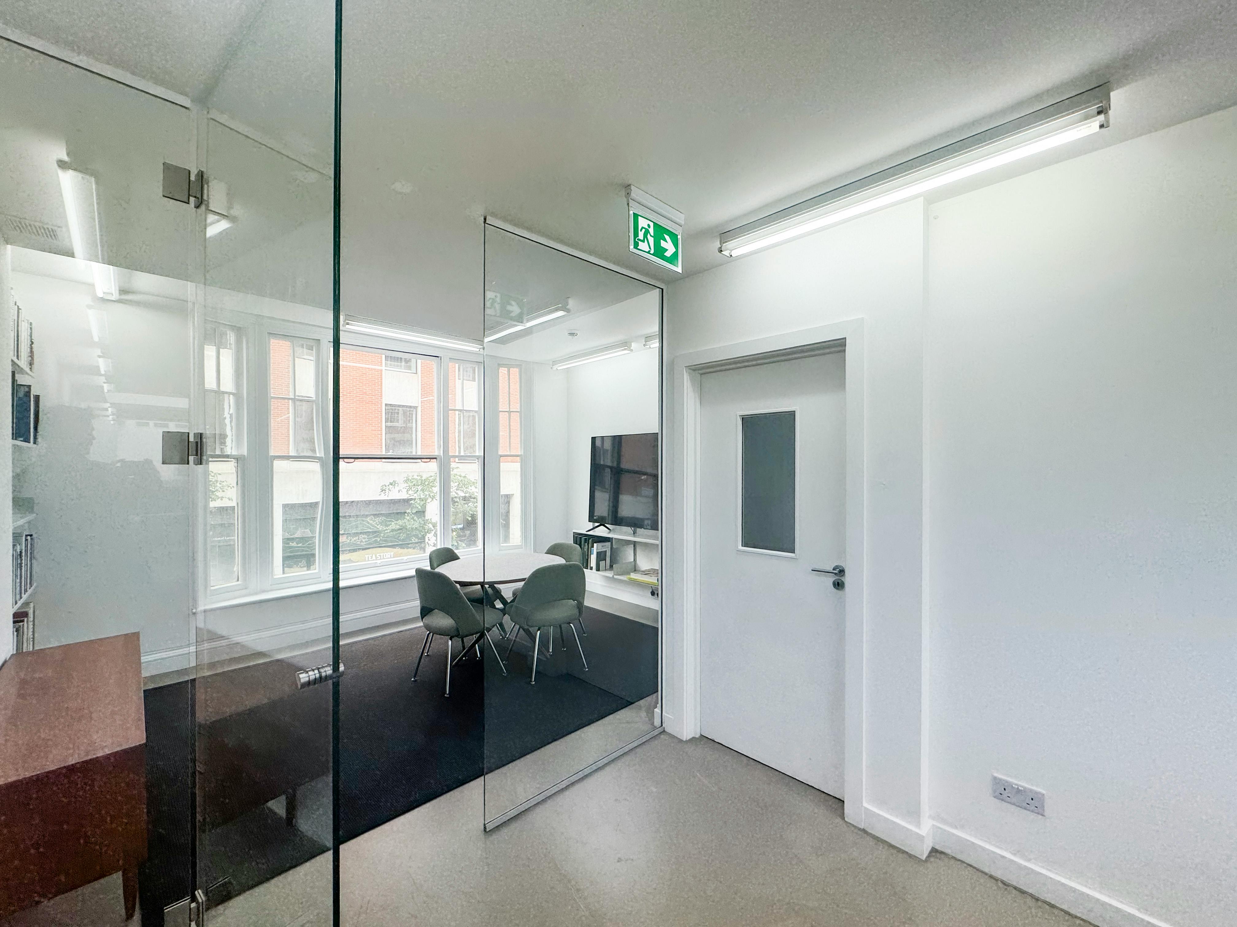 37 Eastcastle Street