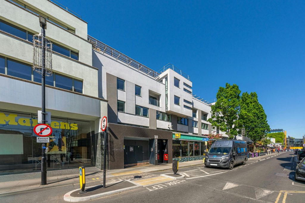 10 Jamestown Road