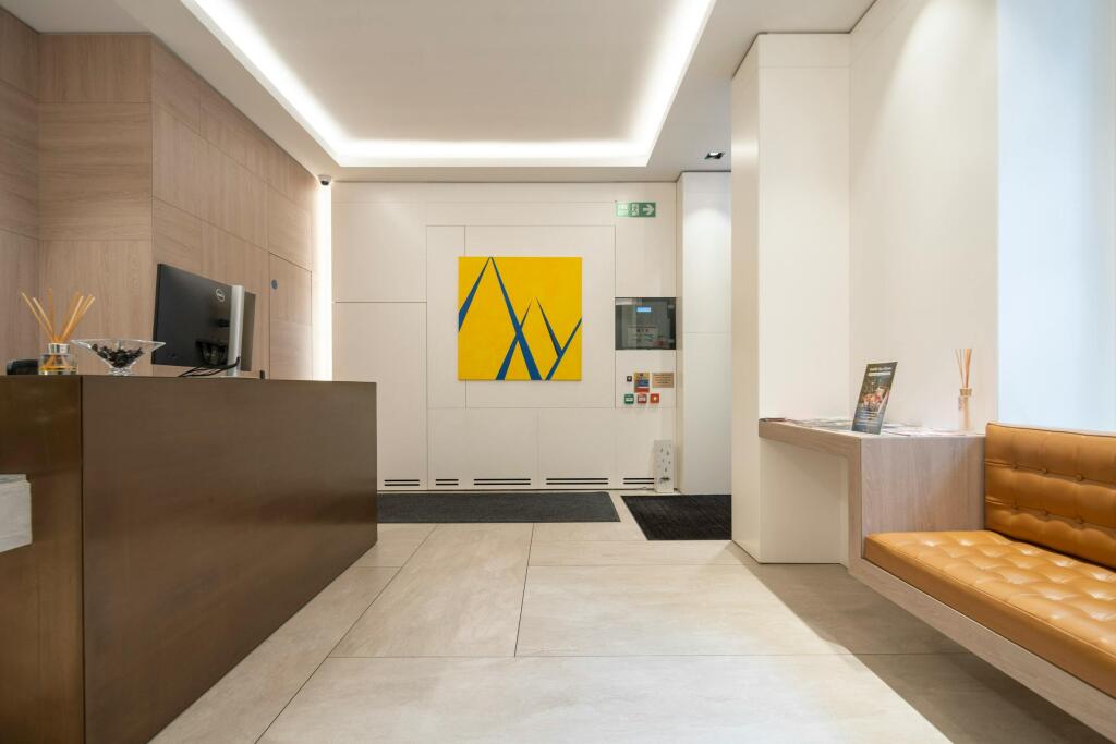 24 Grosvenor Street, London
