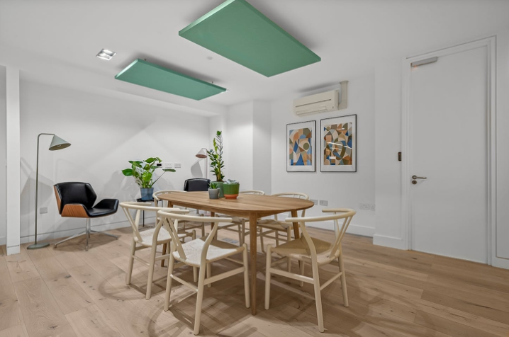 6 Brownlow Mews